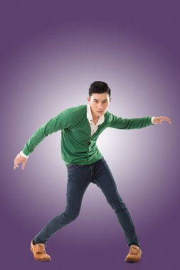 Asya genç adam dans