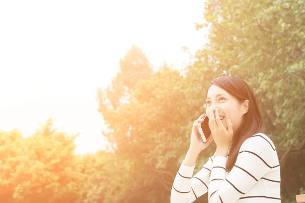 Woman use cellphone — Stock Photo, Image