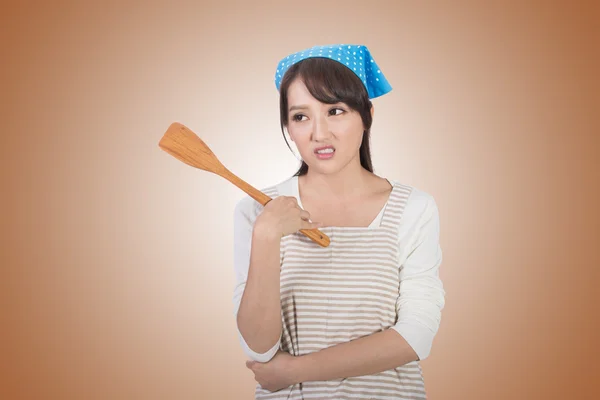 Gekke Aziatische huisvrouw — Stockfoto