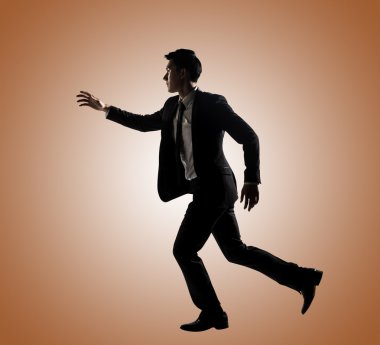 Kendine güvenen işadamı çalıştıran