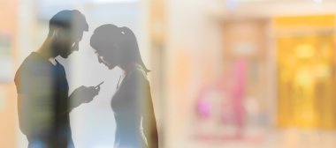 cep telefonu kullanarak çift