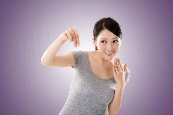 Pose of Asian young woman — Stock Photo, Image