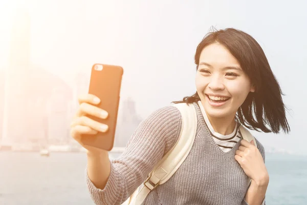 Vrouw nemen een selfie — Stockfoto