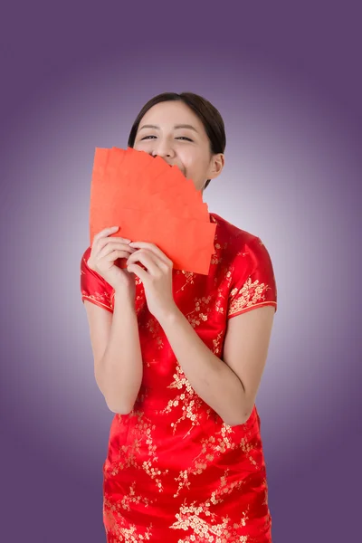 Mulher em cheongsam tradicional — Fotografia de Stock