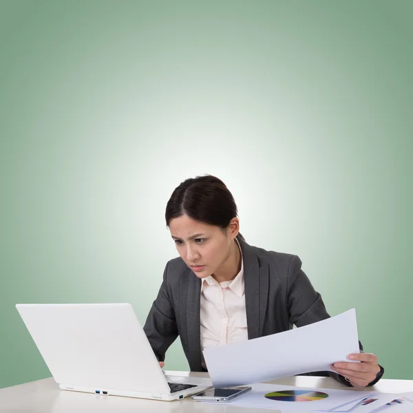Worried business woman of Asian — Stock Photo, Image