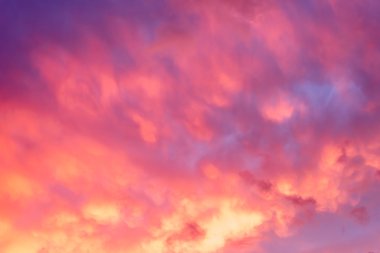 üzerinde gökyüzü bulut