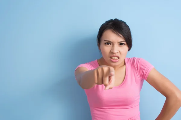 Enojado asiático mujer — Foto de Stock