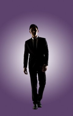 Kendine güvenen işadamı yürüyüş