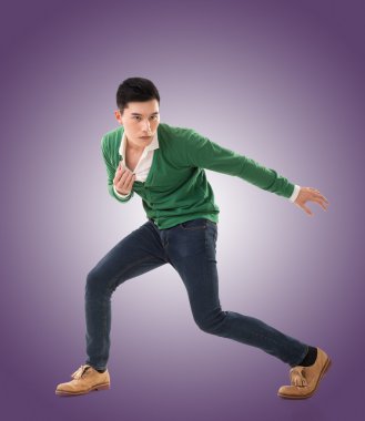 Asya genç adam dans