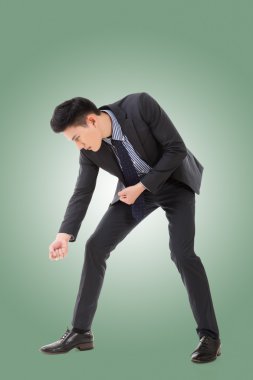 Pose kazma veya kürek kullanarak