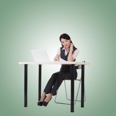 iş kadını sit ve iş