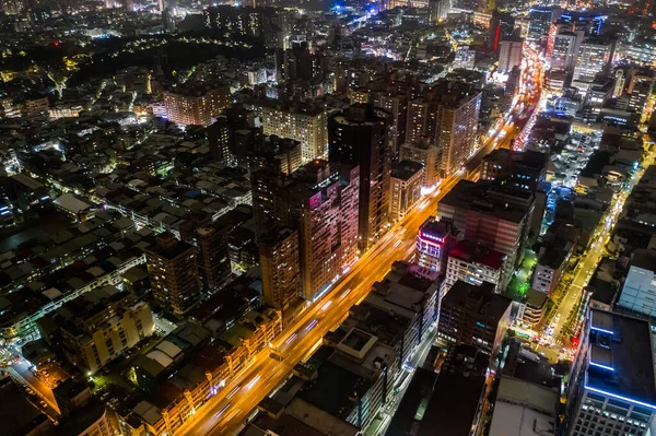 台湾新北市 2019年11月14日 台湾新北市中河の高層ビルや建物が立ち並ぶ夜景 — ストック写真