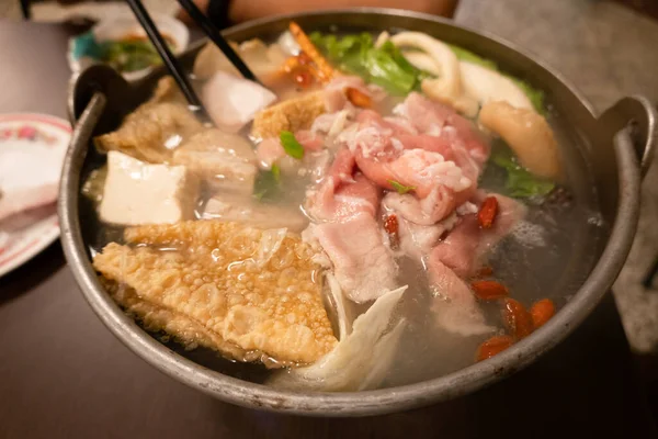 Pequeno Pote Quente Taiwanês Com Legumes Carne Restaurante — Fotografia de Stock