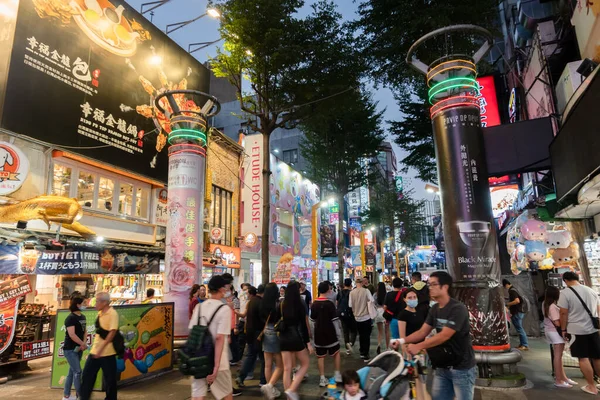 2020年10月4日 台北市西門区のショッピング客 — ストック写真