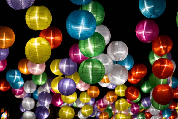 Lanterna Colorida Pendurado Noite Ano Novo Chinês — Fotografia de Stock