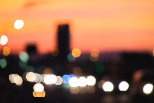 Paesaggio Urbano Con Auto Luci Ponte Edificio Illuminato Nella Notte — Foto Stock