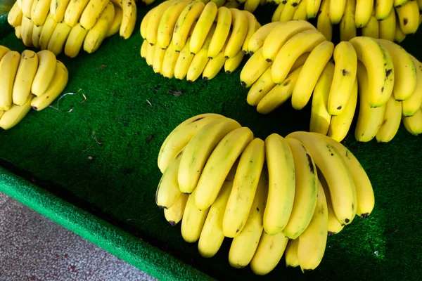 대만의 시장에 일단의 바나나 — 스톡 사진
