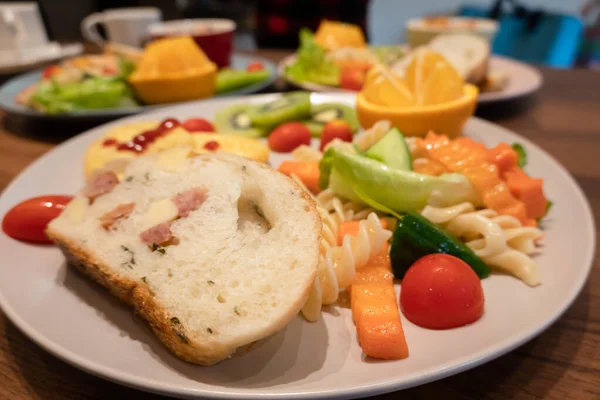 Breakfast Bread Vegetables Fruits Dish Morning — Stock Photo, Image