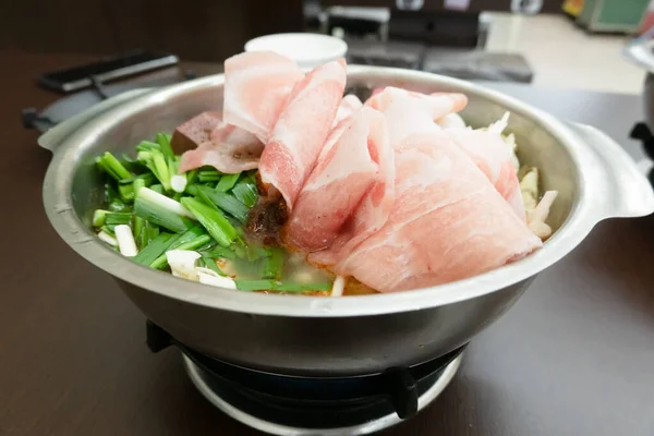 Panela Quente Taiwan Com Carne Porco Fatiada Legumes Restaurante — Fotografia de Stock