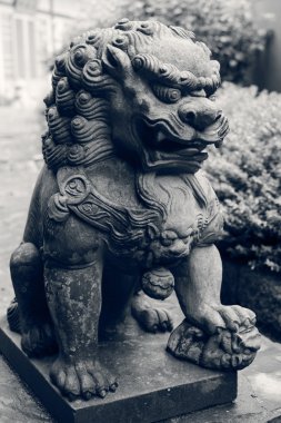 Bronz aslan heykeli