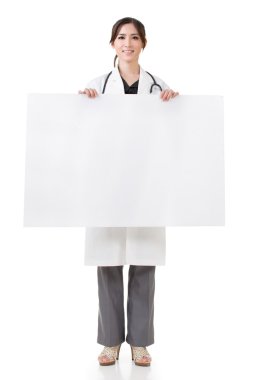 Doktor kadın holding Pano