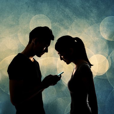 cep telefonu kullanarak çift