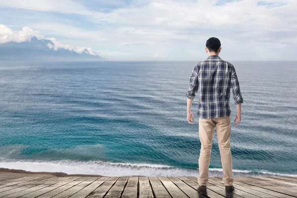 Looking the ocean — Stock Photo, Image
