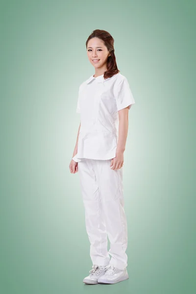 Aantrekkelijke Aziatische verpleegster — Stockfoto