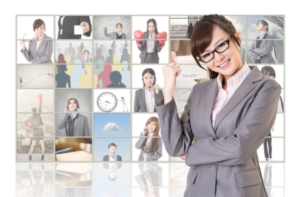 Mulher de negócios asiática alegre — Fotografia de Stock