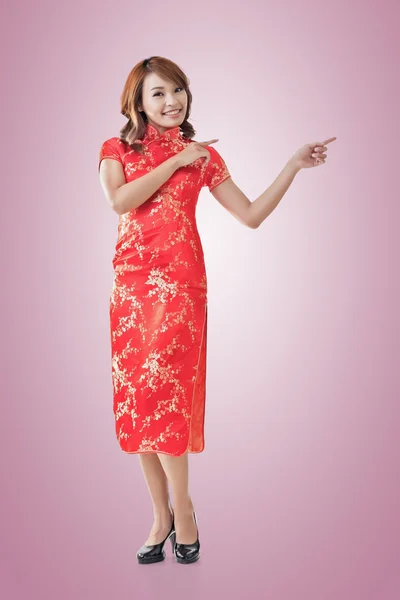 Chinese woman introducing — Stock Photo, Image