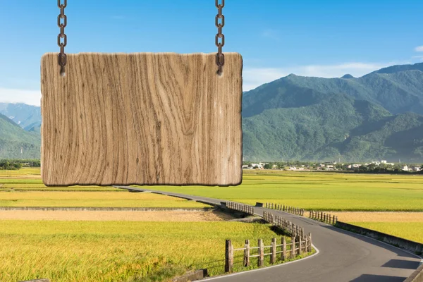 Blank wooden sign — Stock Photo, Image