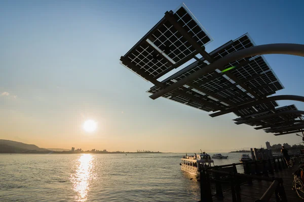 Zonsondergang in de pier van Tamsui — Stockfoto