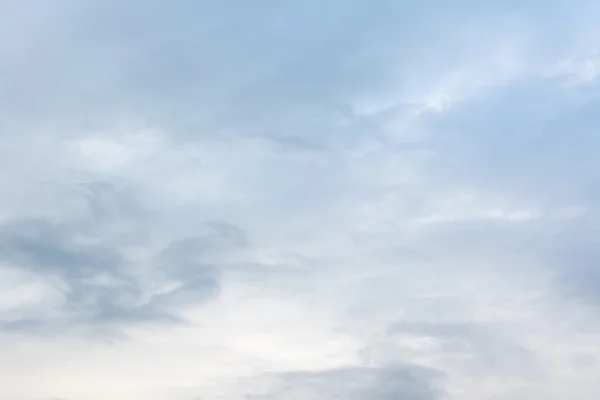 Nuvole pesanti — Foto Stock