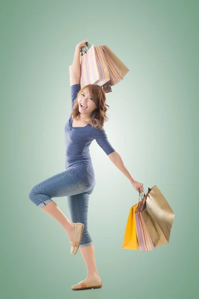 Fröhliche Shoppingfrau — Stockfoto