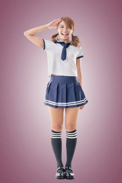 Японская школьница в матросском костюме — стоковое фото
