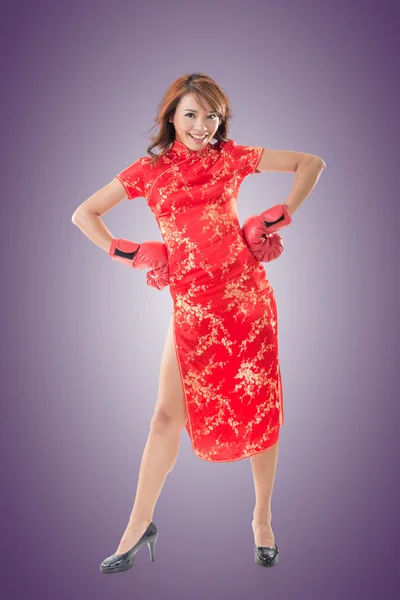 Chinese vrouw jurk traditionele cheongsam — Stockfoto