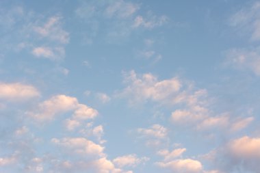 üzerinde gökyüzü bulut