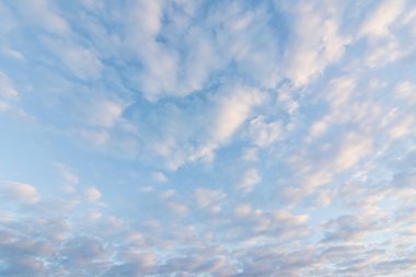 üzerinde gökyüzü bulut