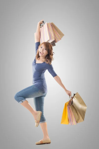 Fröhliche Shoppingfrau — Stockfoto