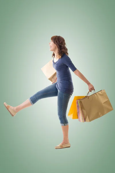 Fröhliche Shoppingfrau — Stockfoto