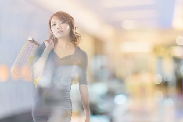 Mujer de compras — Foto de Stock