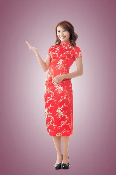 Chinese woman introducing — Stock Photo, Image