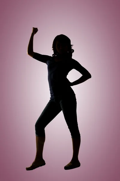 Silhueta de jovem mulher asiática pose — Fotografia de Stock