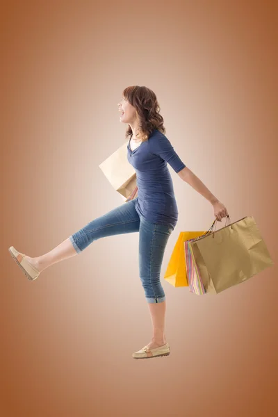 Fröhliche Shoppingfrau — Stockfoto