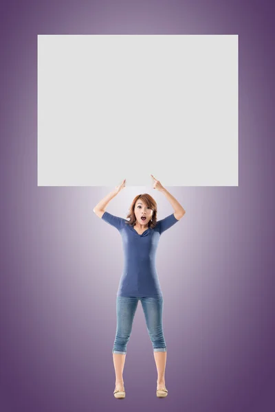 Girl hold a blank board — Stock Photo, Image