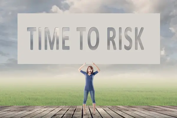 Time to risk — Stock Photo, Image