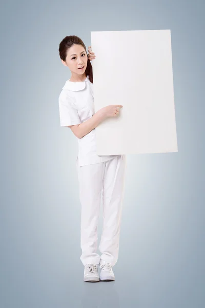 Nurse with blank board — Stock Photo, Image