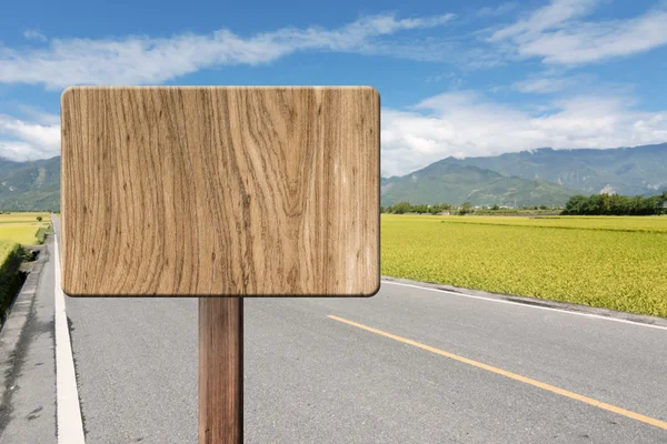 Blank wooden sign — Stock Photo, Image