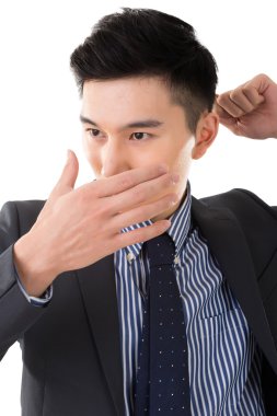 bir şey üzerinde yüz tutan