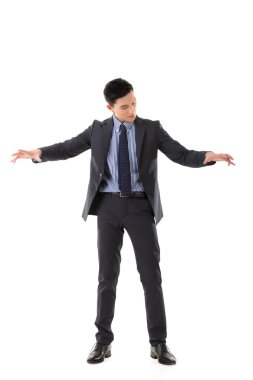 Asya iş adamı poz holding